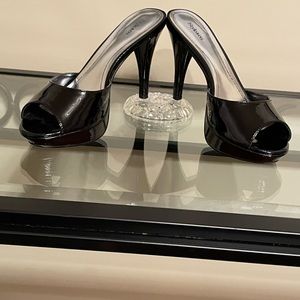Style & Co black ‘patent’ platform sandals size 7.5